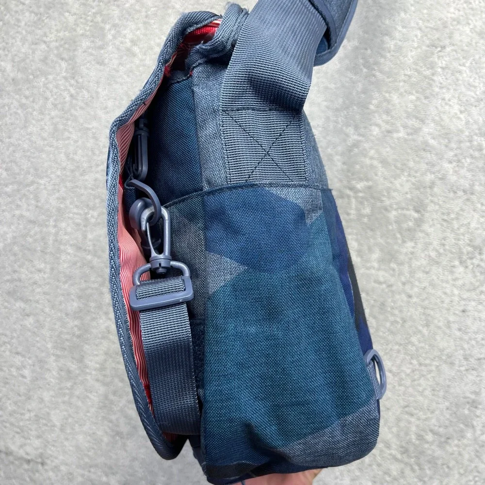 Herschel Supply Co Messenger Bag Blue Geometric‎ Laptop Crossbody School Travel